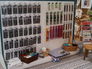 knit needles2 (26K)